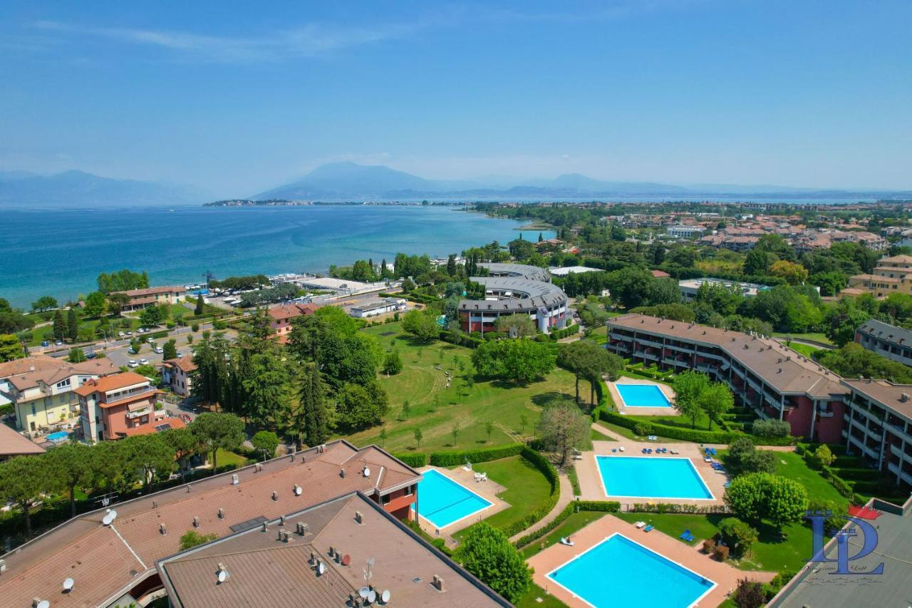 Desenzanoloft Official Partner Marriott Homes & Villas - Dolce Vita With Garden And Pools Desenzano del Garda Exterior foto