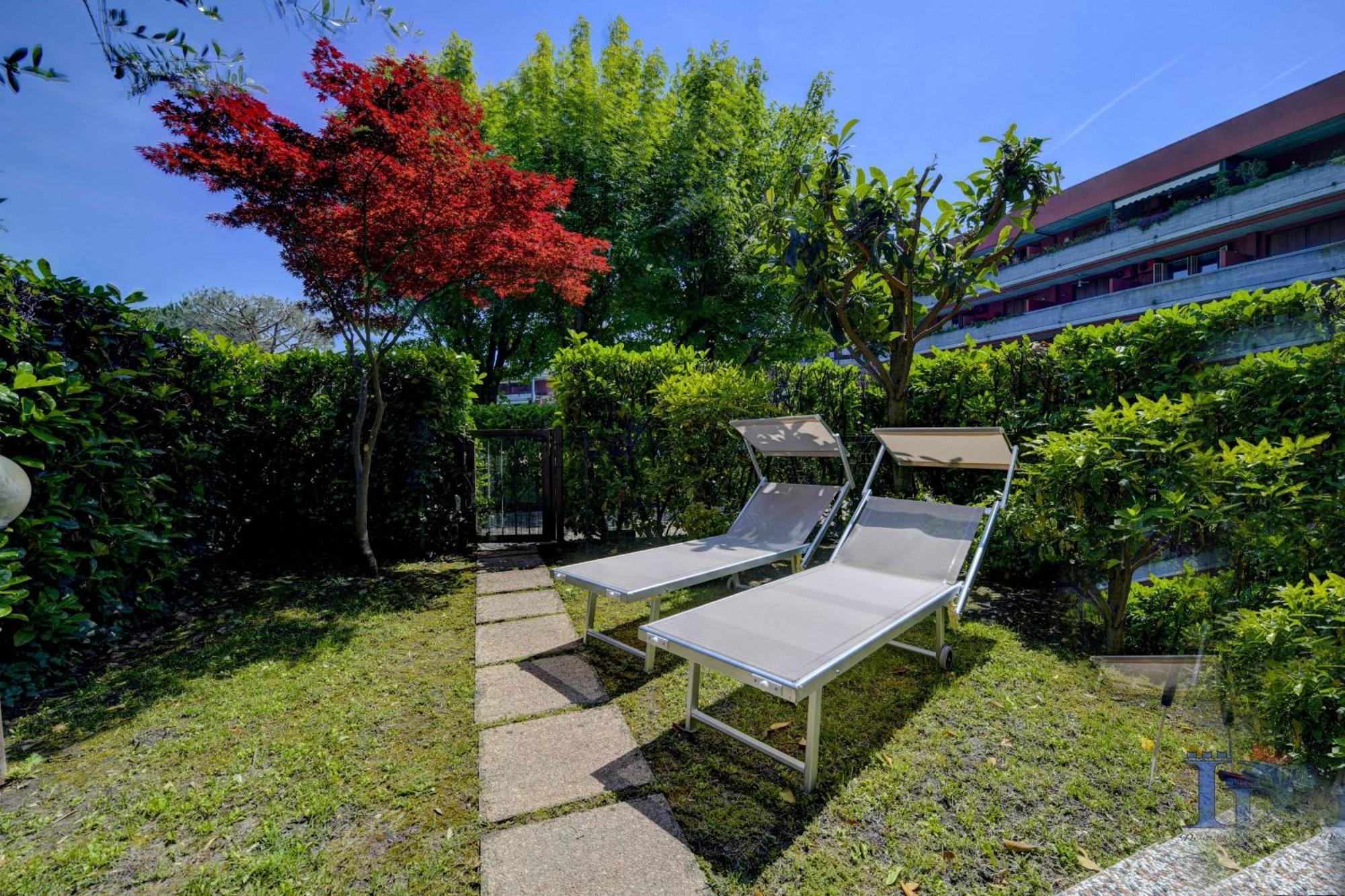 Desenzanoloft Official Partner Marriott Homes & Villas - Dolce Vita With Garden And Pools Desenzano del Garda Exterior foto